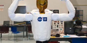 Why Are Humanoid Robots Becoming the Essential Workforce for Building Off-World Habitats?